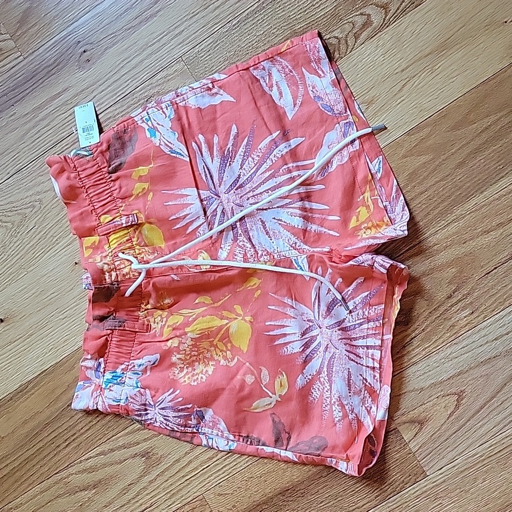 Tropical shorts